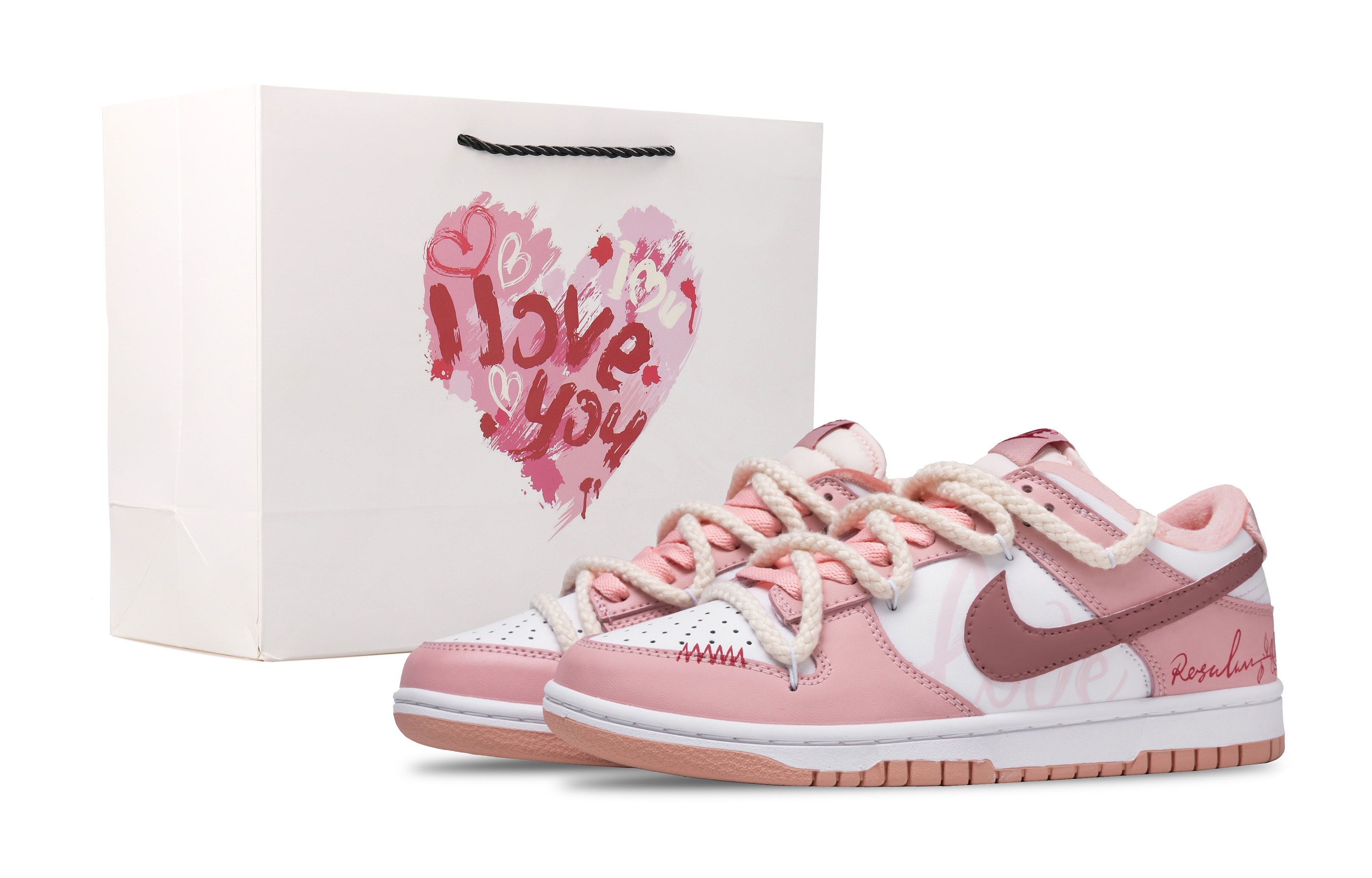 Детские кроссовки для скейтбординга Dunk Velvet с противоскользящей подошвой и износостойкими протекторами для подростков Nike, розовый
Детские кроссовки для скейтбординга Dunk Velvet с противоскользящей подошвой и износостойкими протекторами для подростков Nike, розовый