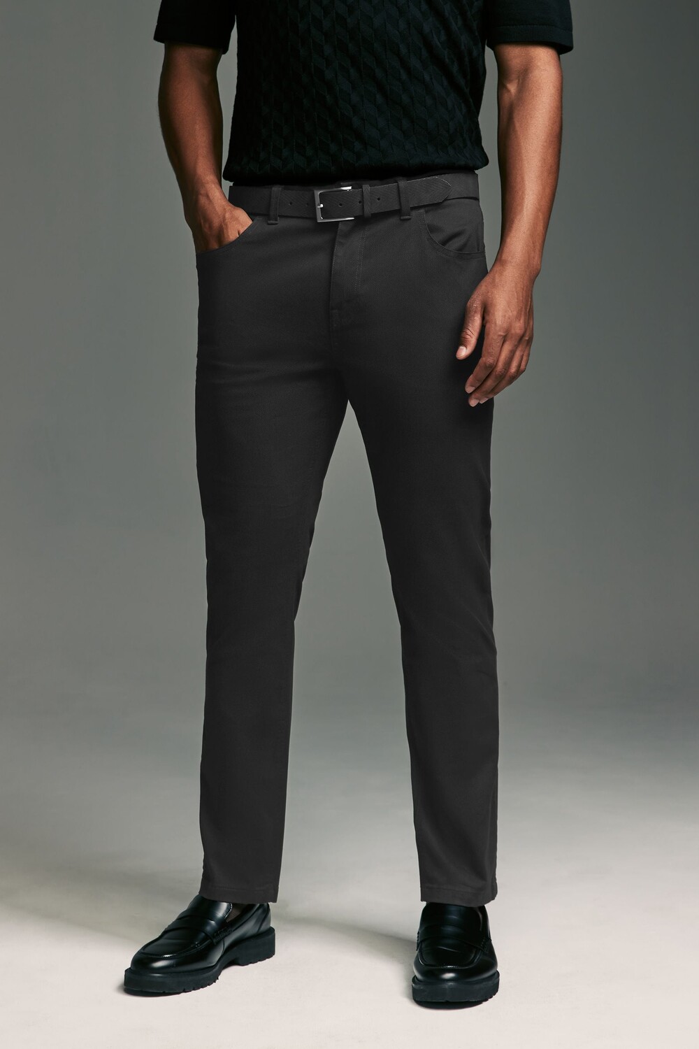 Эластичные брюки чиносы с принтом и элегантным поясом Next, черный
Эластичные брюки чиносы с принтом и элегантным поясом Next, черный