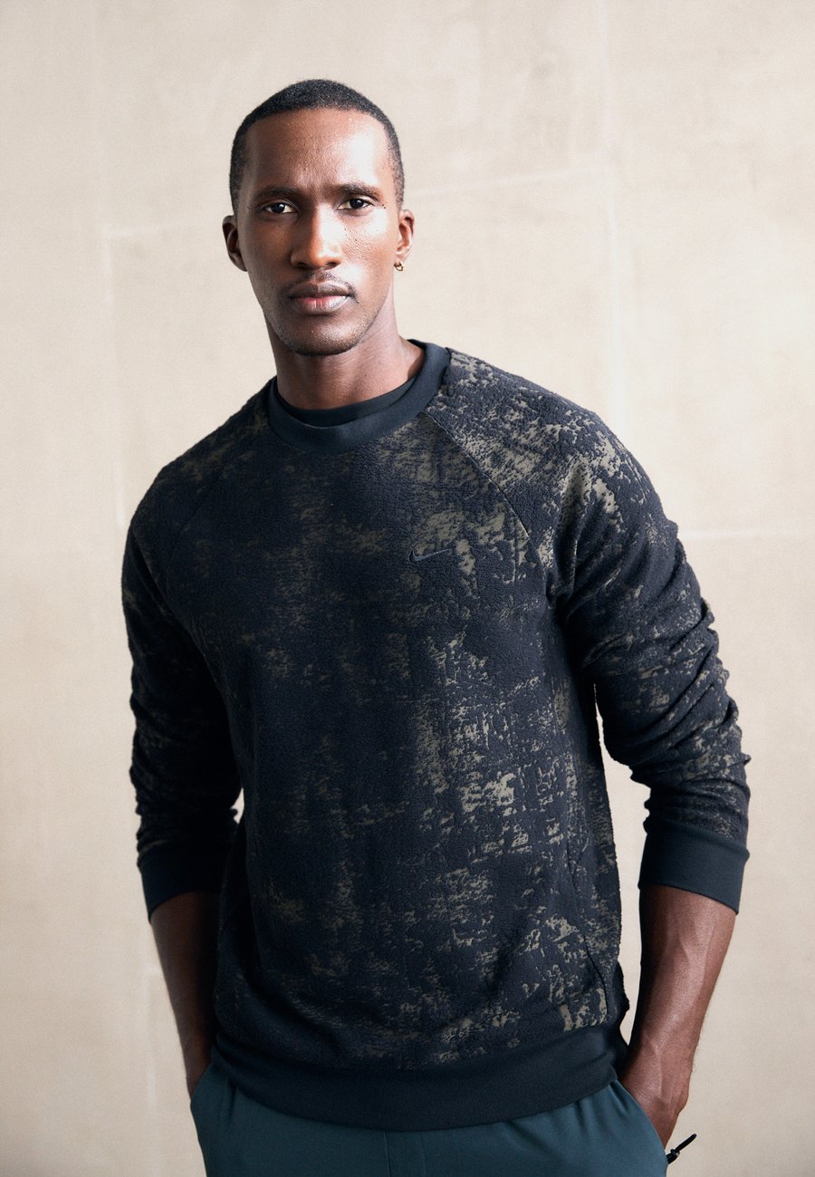 Толстовка Nike Performance PRIMARY CREW, Black
Толстовка Nike Performance PRIMARY CREW, Black