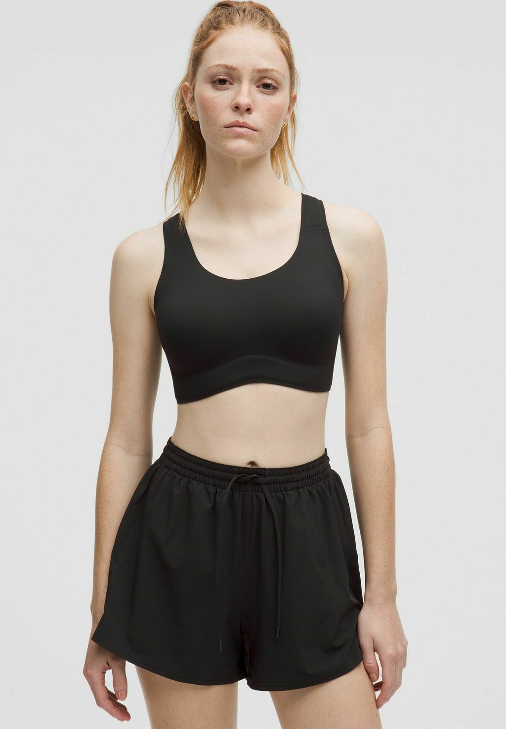 Спортивный бюстгальтер средней поддержки lululemon, черный
Спортивный бюстгальтер средней поддержки lululemon, черный