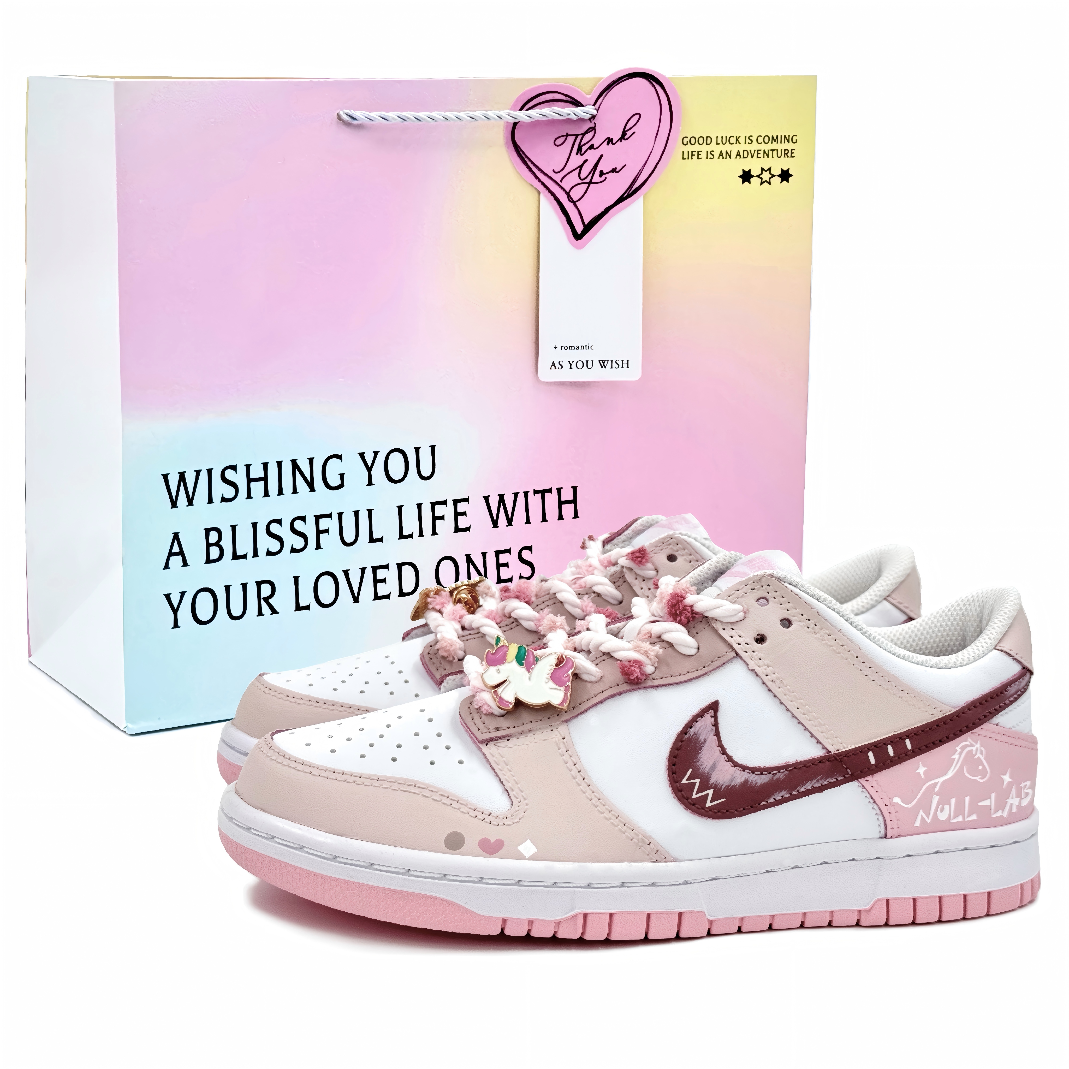 Nike Dunk Horse Riding Sweetheart Leather низкие детские скейтборд кроссовки Pink Unisex
Nike Dunk Horse Riding Sweetheart Leather низкие детские скейтборд кроссовки Pink Unisex