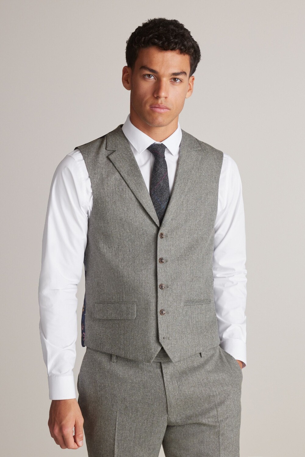 Костюмный жилет Nova Fides из смесовой шерсти с узором елочка Next, зеленый
Костюмный жилет Nova Fides из смесовой шерсти с узором елочка Next, зеленый