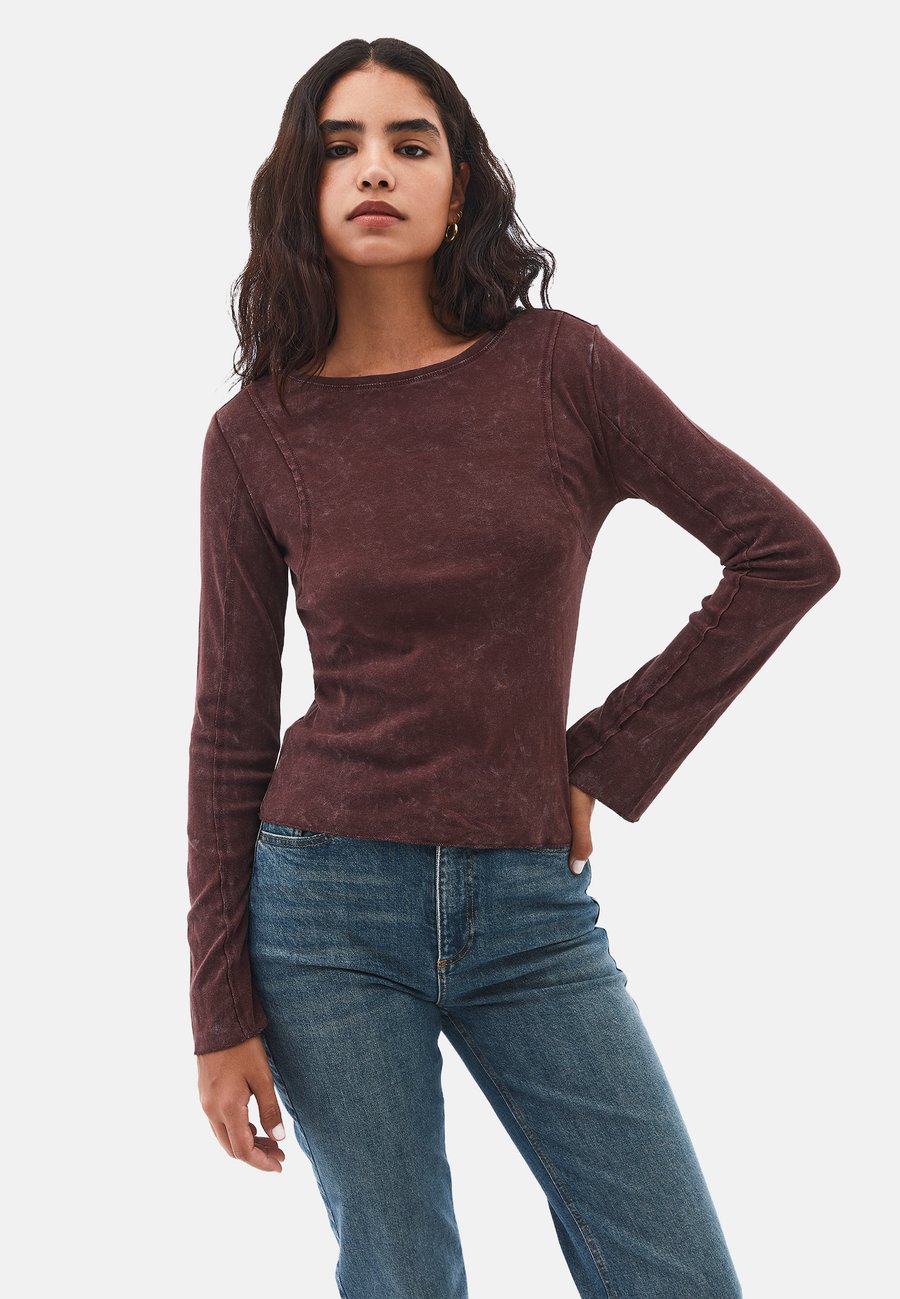 Топ OXXO Long sleeved top, Bitter Chocolate/Brown
Топ OXXO Long sleeved top, Bitter Chocolate/Brown