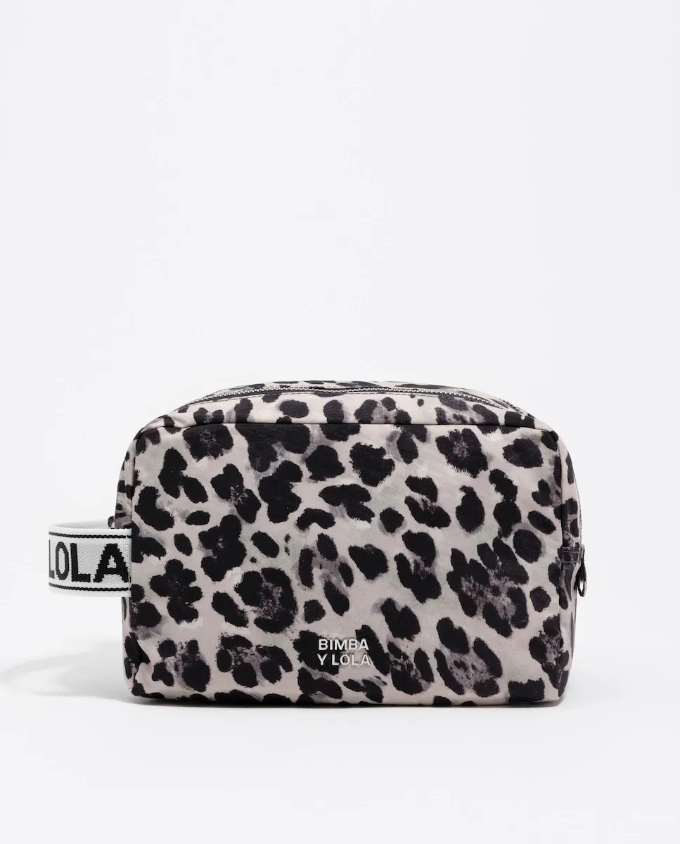 Косметичка из нейлона с принтом леопард серого цвета Bimba y Lola
Косметичка из нейлона с принтом леопард серого цвета Bimba y Lola