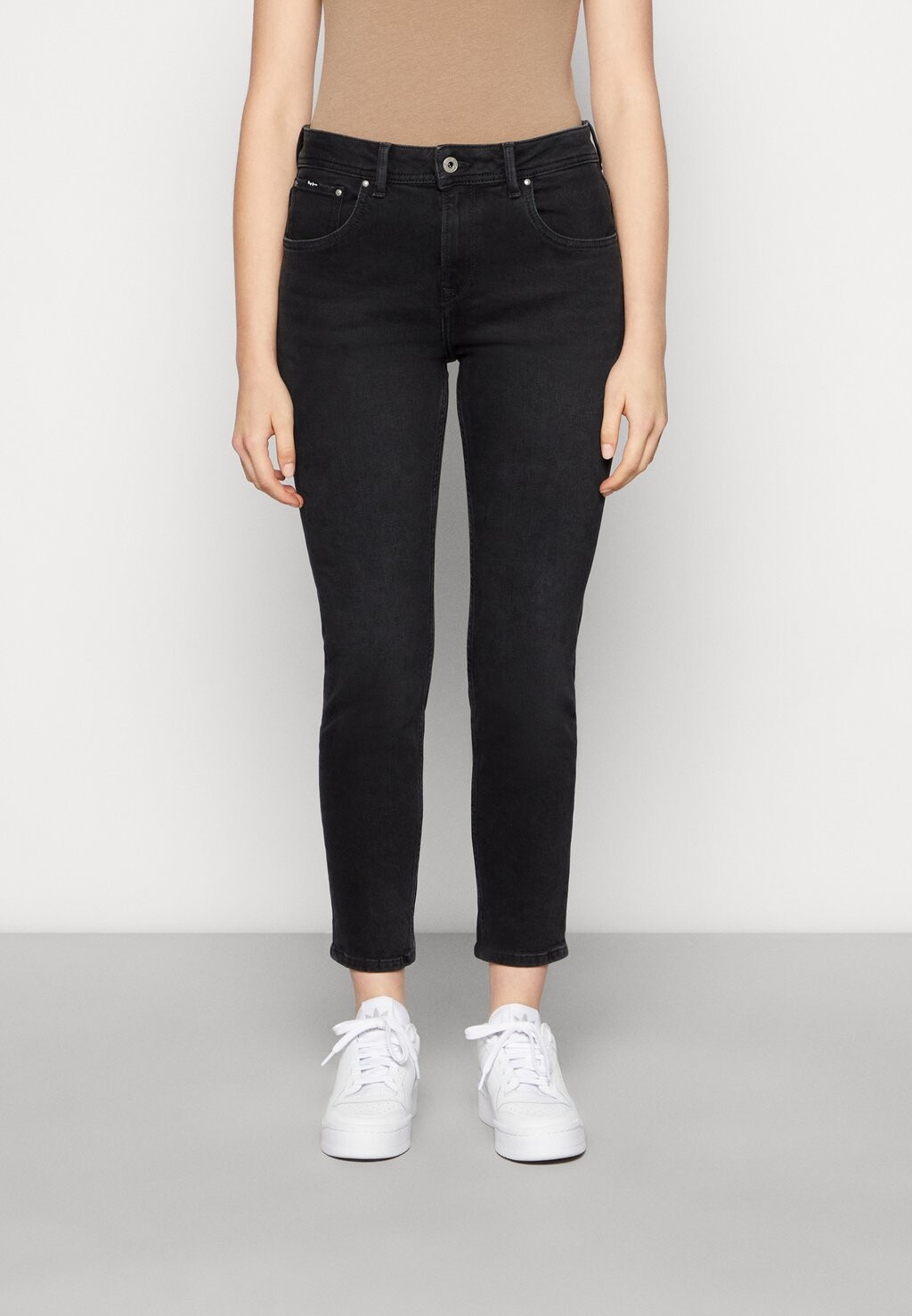 Джинсы облегающего кроя Pepe Jeans Violet, черный
Джинсы облегающего кроя Pepe Jeans Violet, черный