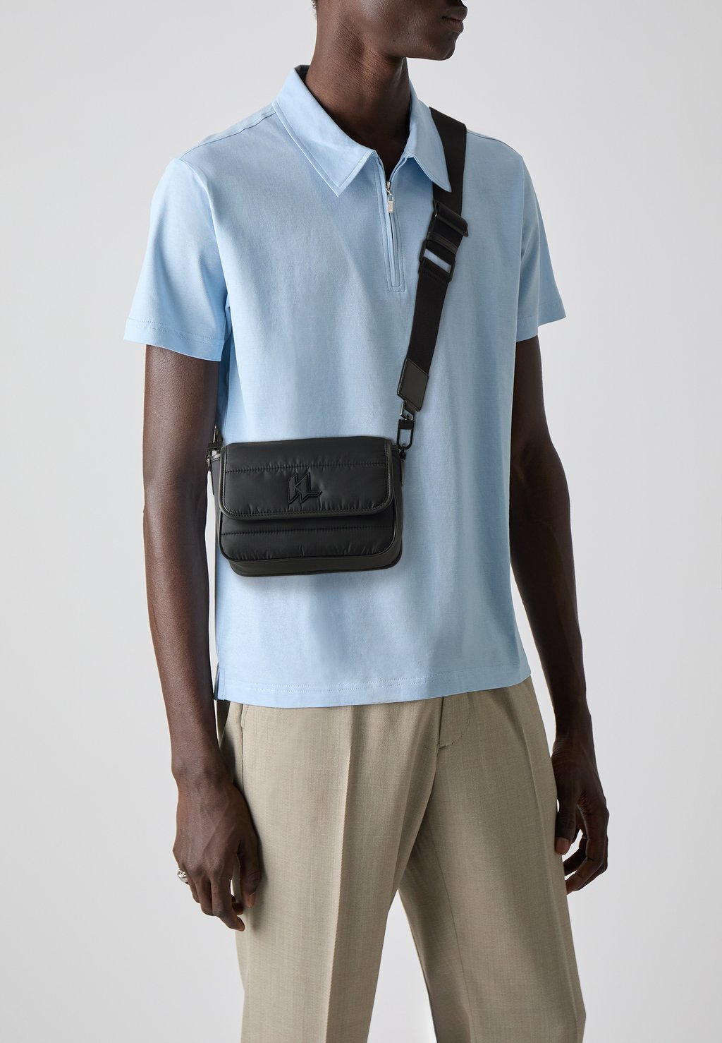 Сумка через плечо K/MONOGRAM PADDED MESSENGER - Across body bag KARL LAGERFELD, черный
Сумка через плечо K/MONOGRAM PADDED MESSENGER - Across body bag KARL LAGERFELD, черный