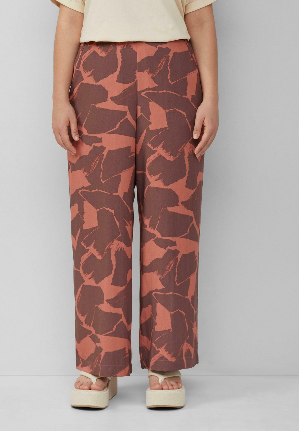 Брюки QS, лосось
Брюки QS, лосось