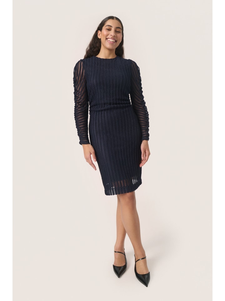 Платье до колена Soaked in Luxury
Платье до колена Soaked in Luxury