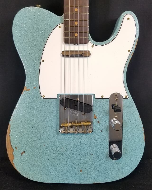 Электрогитара Fender Custom Shop Limited Edition '61 Tele Relic, Twisted Tele Neck/OBG Bridge Pups, AAA Rosewood FB, Aged Daphne Blue Sparkle, w/G&G HSC 2023
Электрогитара Fender Custom Shop Limited Edition '61 Tele Relic, Twisted Tele Neck/OBG Bridge Pups, AAA Rosewood FB, Aged Daphne Blue Sparkle, w/G&G HSC 2023