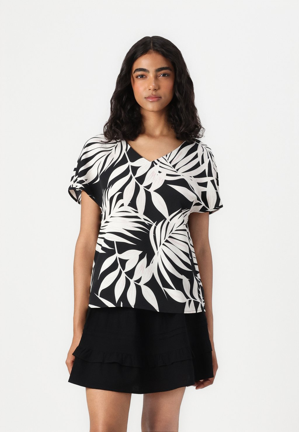 Блуза ONLNOVA LIFE ELITE EMMY ONLY, черный
Блуза ONLNOVA LIFE ELITE EMMY ONLY, черный