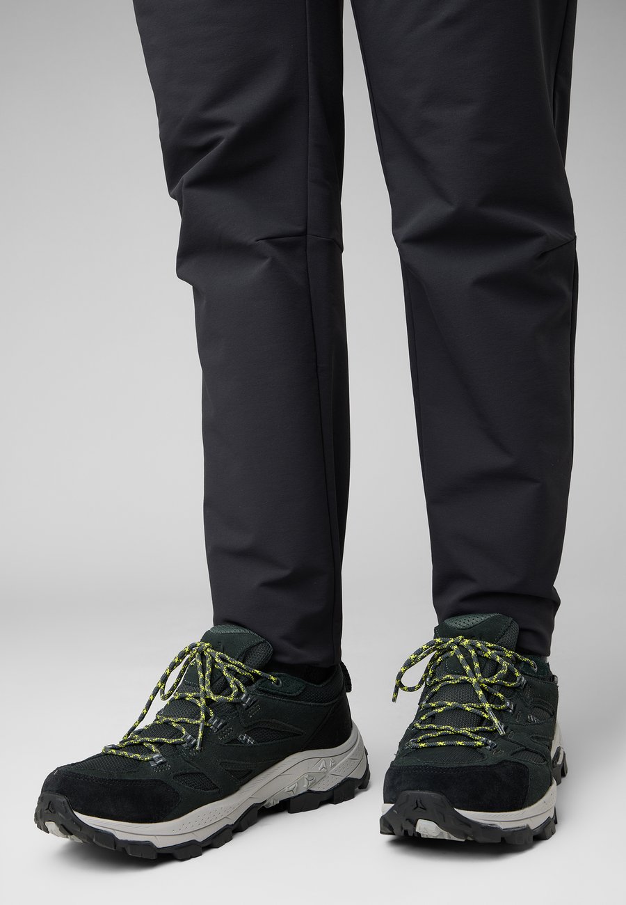 Кроссовки Jack Wolfskin VOJO TOUR TEXAPORE LOW, Black Forest/Black
Кроссовки Jack Wolfskin VOJO TOUR TEXAPORE LOW, Black Forest/Black