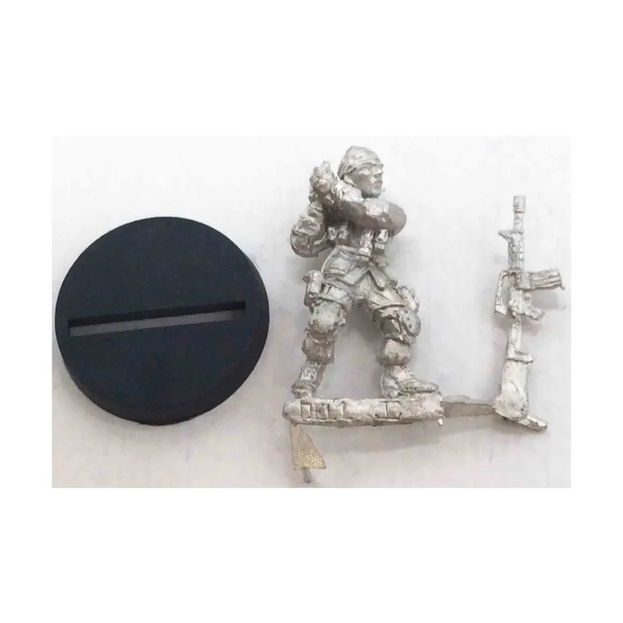 Агент секретных операций № 2 времен холодной войны, Miscellaneous Historical Miniatures - Loose Miniatures (28mm) (Unidentifiable Manufacturer)
Агент секретных операций № 2 времен холодной войны, Miscellaneous Historical Miniatures - Loose Miniatures (28mm) (Unidentifiable Manufacturer)