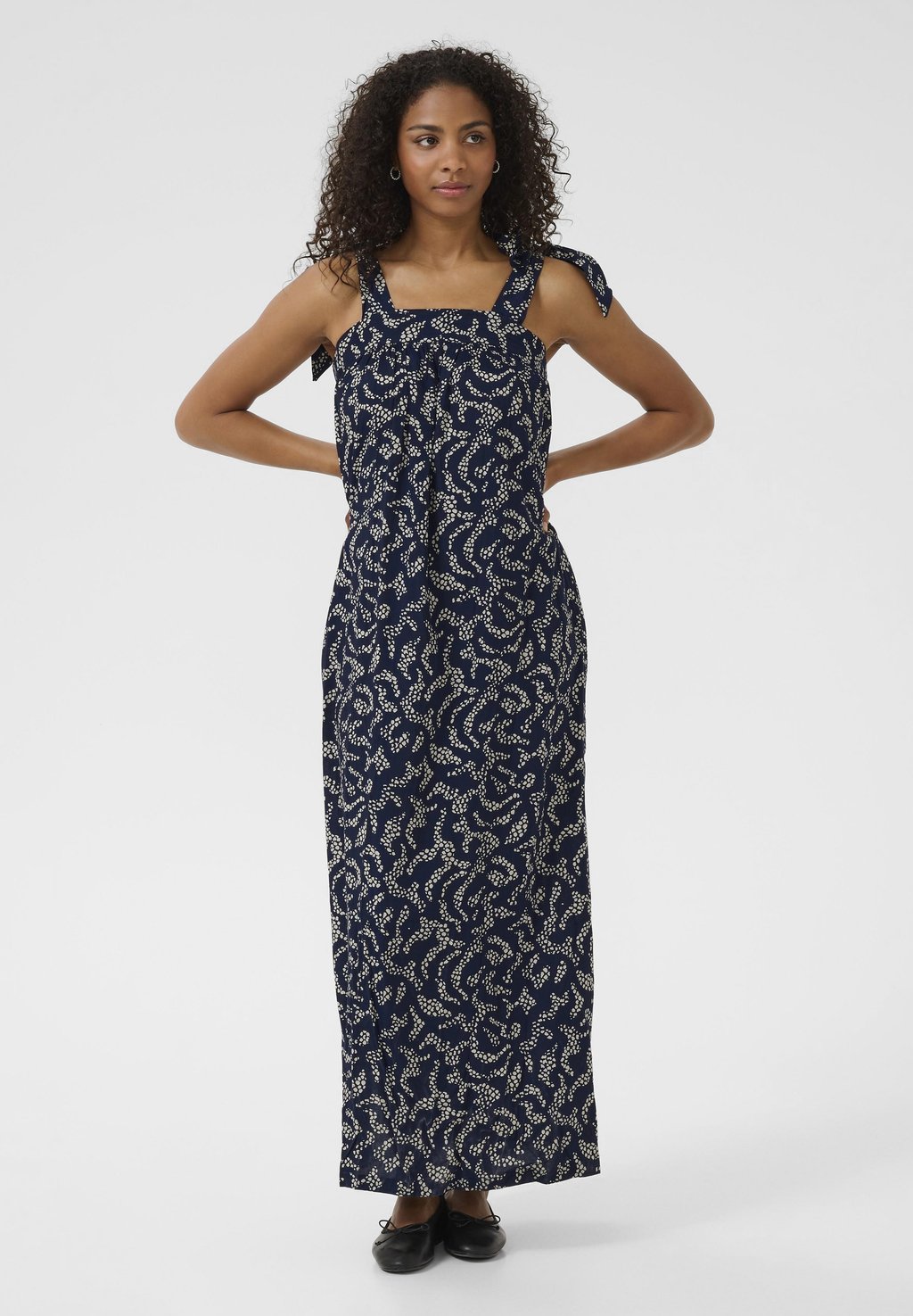 Платье макси KABARTON Kaffe, темно-синий
Платье макси KABARTON Kaffe, темно-синий