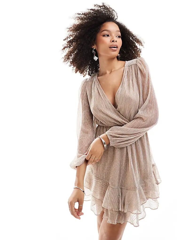 Мини-платье с металлическим плиссе цвета шампанского Forever New
Мини-платье с металлическим плиссе цвета шампанского Forever New