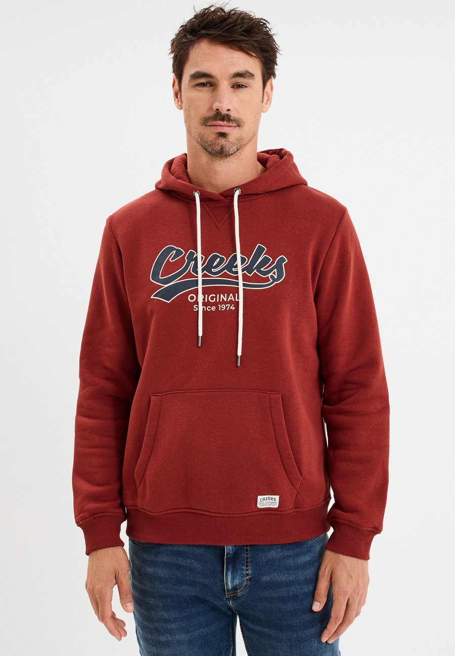 Худи Creeks AMERICAN INSPIRATION FASHION COOL EASY TASCHE, Rouge Foncé/Dark Red
Худи Creeks AMERICAN INSPIRATION FASHION COOL EASY TASCHE, Rouge Foncé/Dark Red