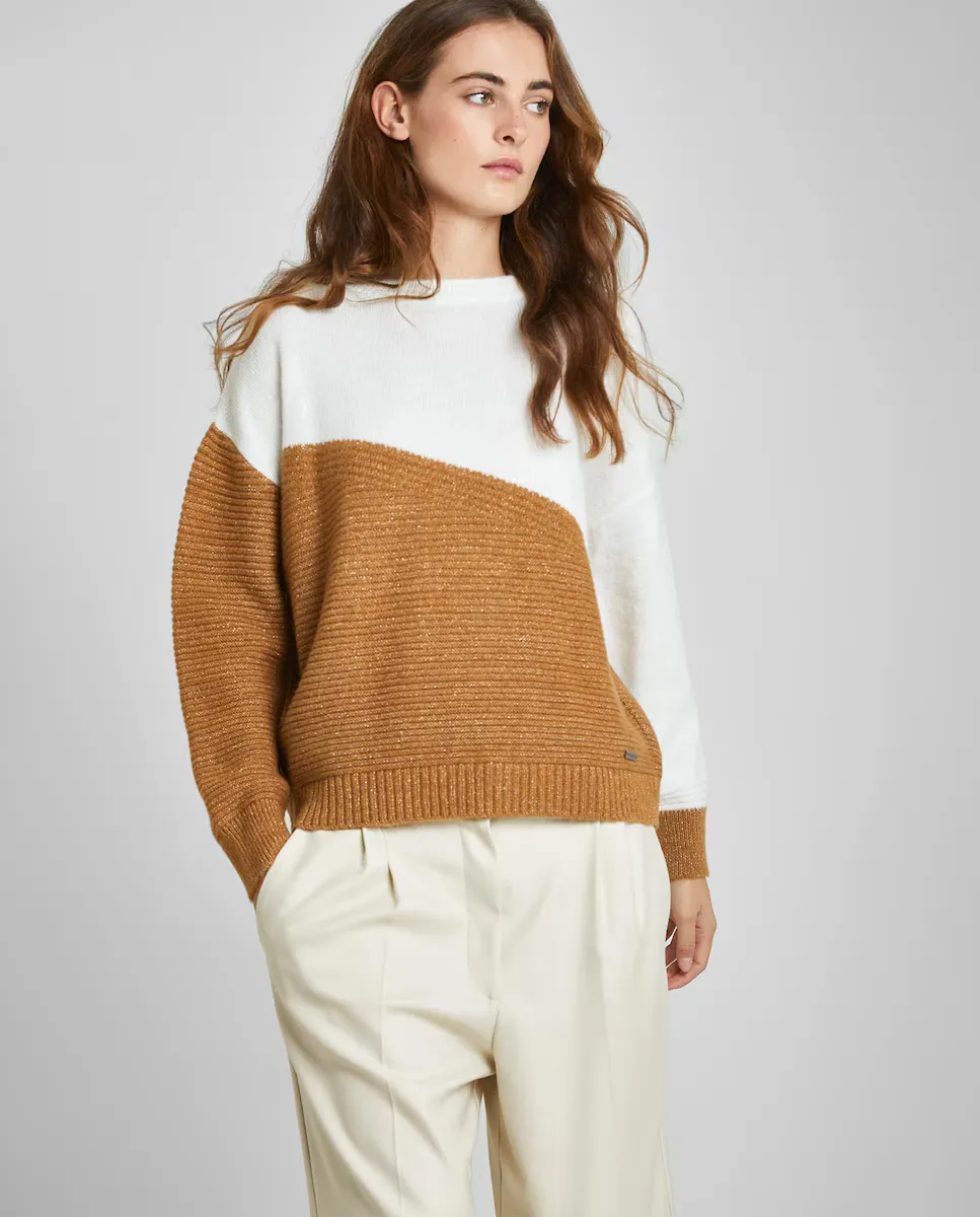 Женский двухцветный свитер с пышными рукавами Trucco, натуральный
Женский двухцветный свитер с пышными рукавами Trucco, натуральный