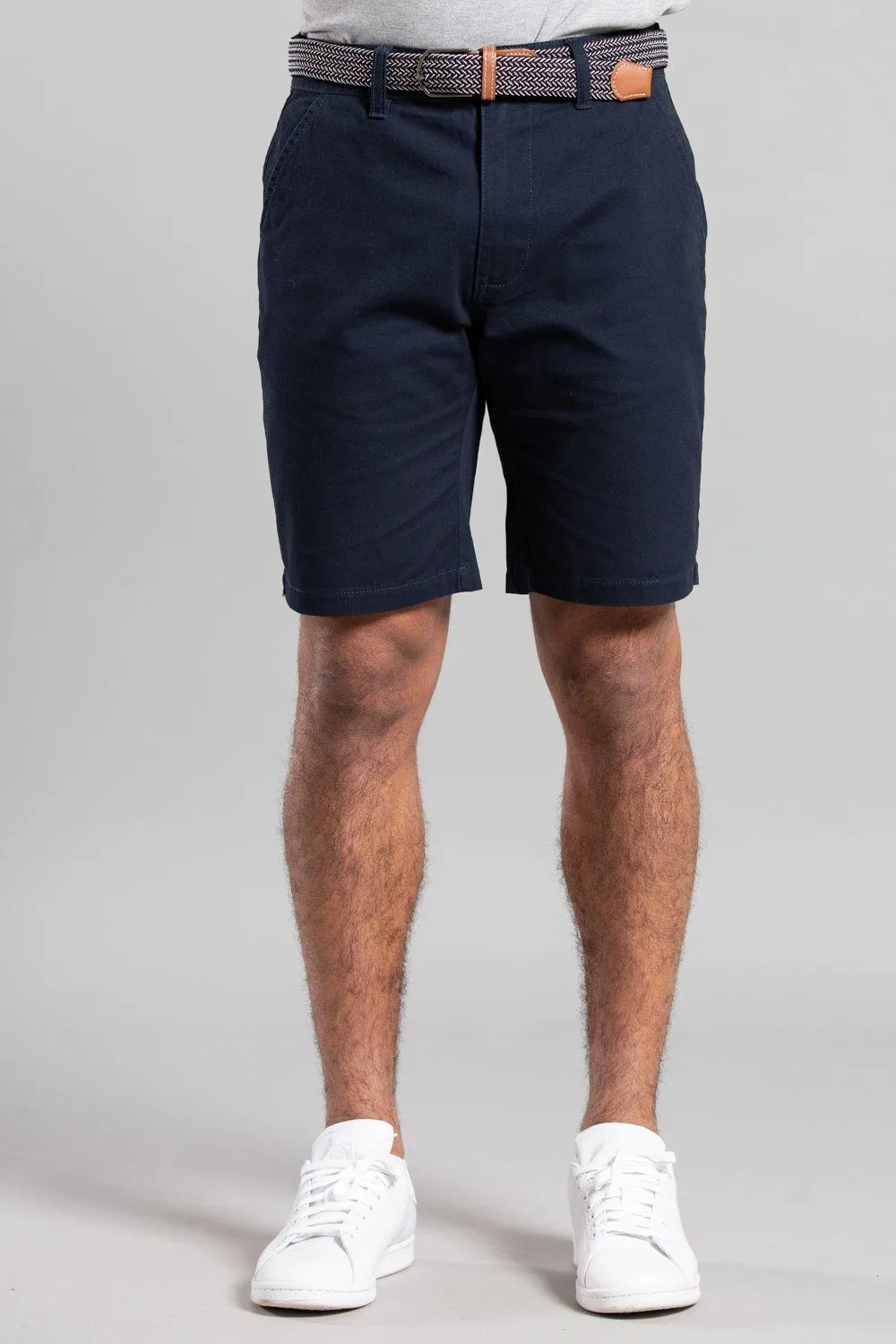 Короткие брюки-чинос из хлопкового твила с поясом Kensington Eastside, синий
Короткие брюки-чинос из хлопкового твила с поясом Kensington Eastside, синий