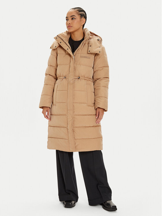 Пуховик стандартного кроя Calvin Klein, бежевый
Пуховик стандартного кроя Calvin Klein, бежевый