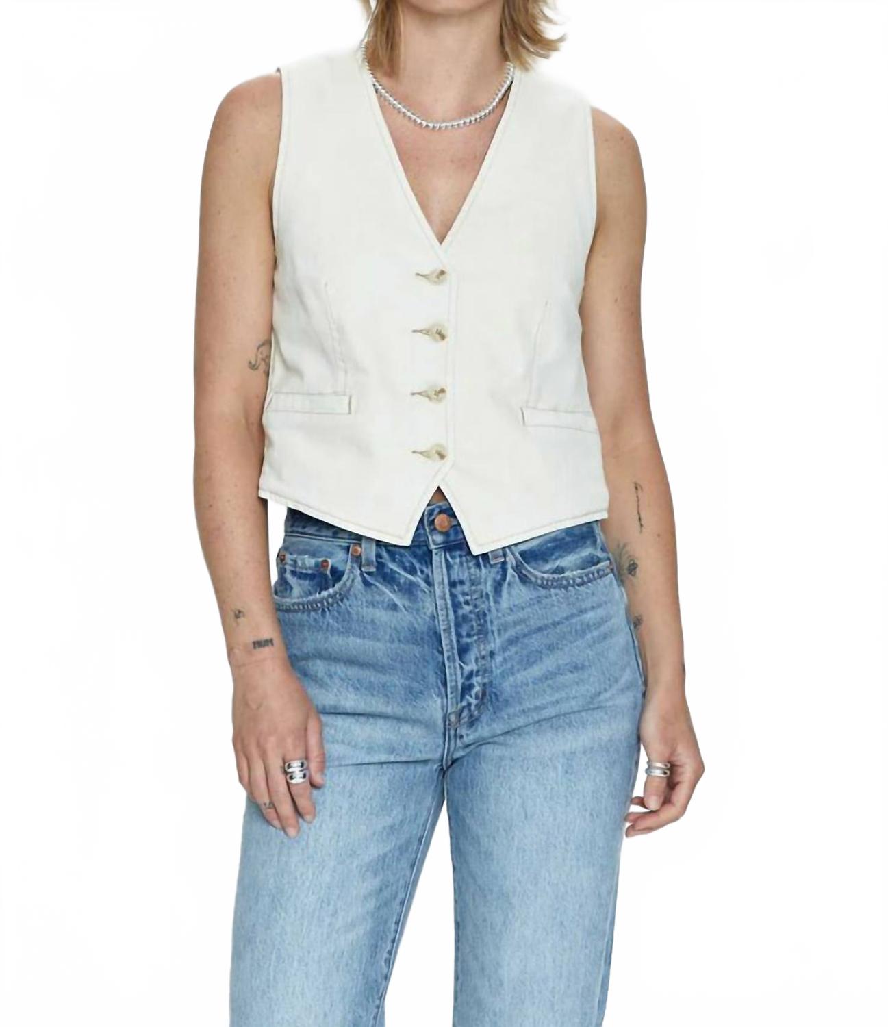 Веро приталенный жилет в цвете экрю PISTOLA, Ecru
Веро приталенный жилет в цвете экрю PISTOLA, Ecru