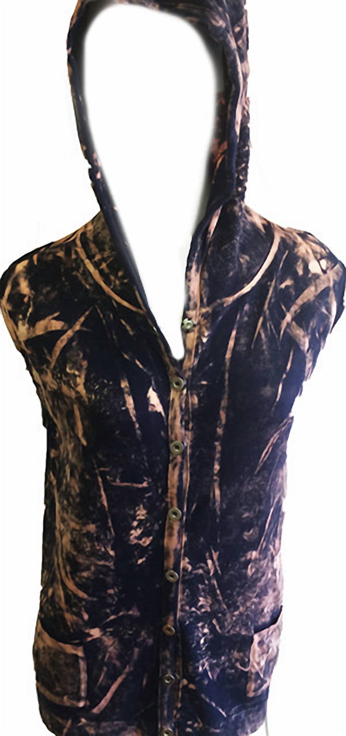 Жилет-худи с застежкой-кнопкой спереди цвета «белая джинсовая ткань» ANGEL 
Жилет-худи с застежкой-кнопкой спереди цвета «белая джинсовая ткань» ANGEL