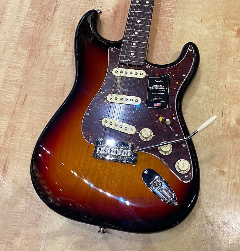 Fender American Professional II Stratocaster - 3 цвета Sunburst
Fender American Professional II Stratocaster - 3 цвета Sunburst