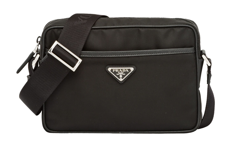 PRADA Сумка через плечо из переработанного нейлона саффиано мужская черная
PRADA Сумка через плечо из переработанного нейлона саффиано мужская черная