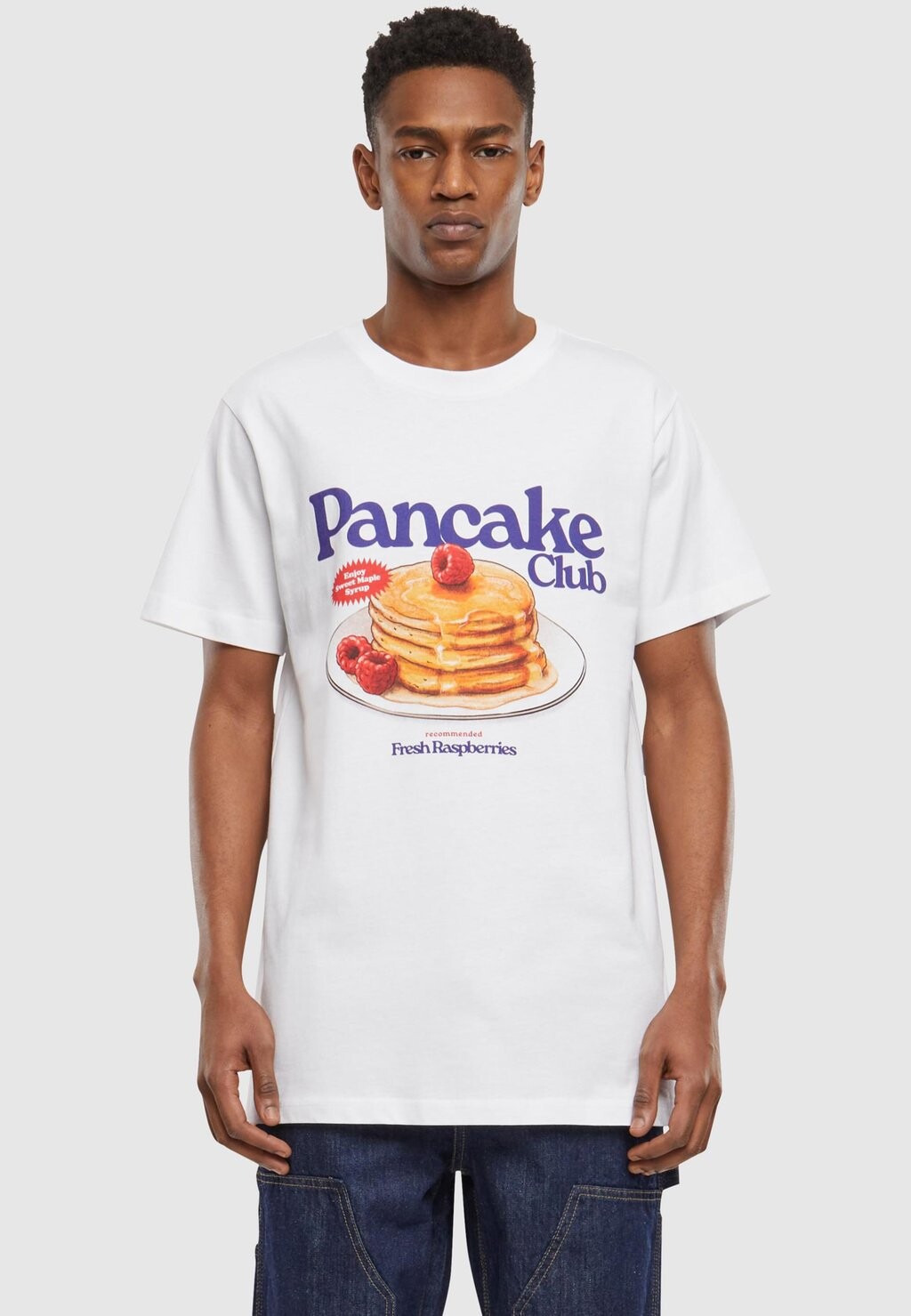 Футболки с принтом PANCAKE CLUB TEE Mister Tee, белый 
Футболки с принтом PANCAKE CLUB TEE Mister Tee, белый
