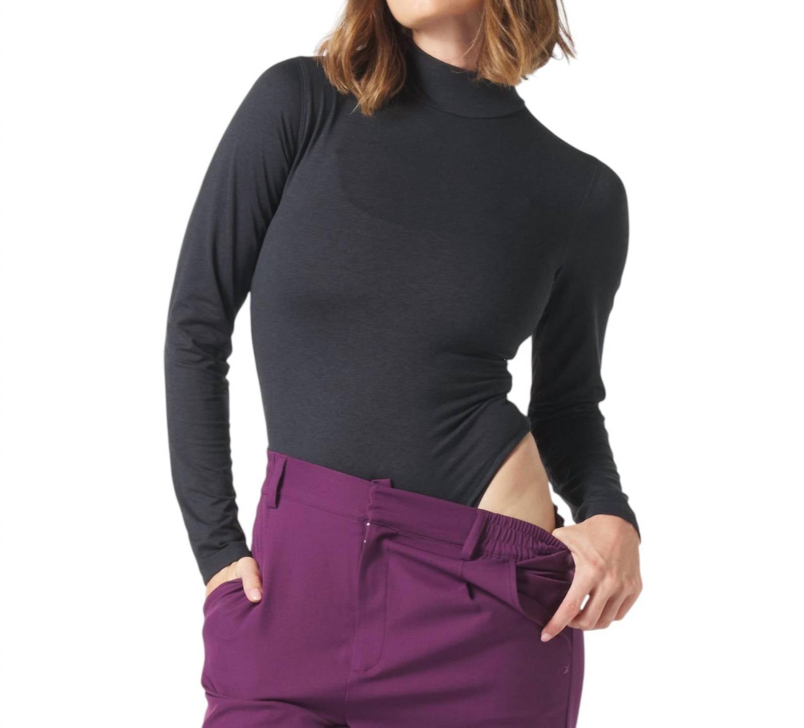 Боди с длинными рукавами и воротником-стойкой в черном мраморе glyder
Боди с длинными рукавами и воротником-стойкой в черном мраморе glyder