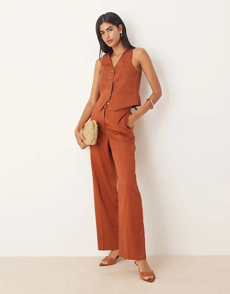 Брюки прямого кроя «Nobody's Child Marion» цвета ржавчины — часть комплекта
Брюки прямого кроя «Nobody's Child Marion» цвета ржавчины — часть комплекта