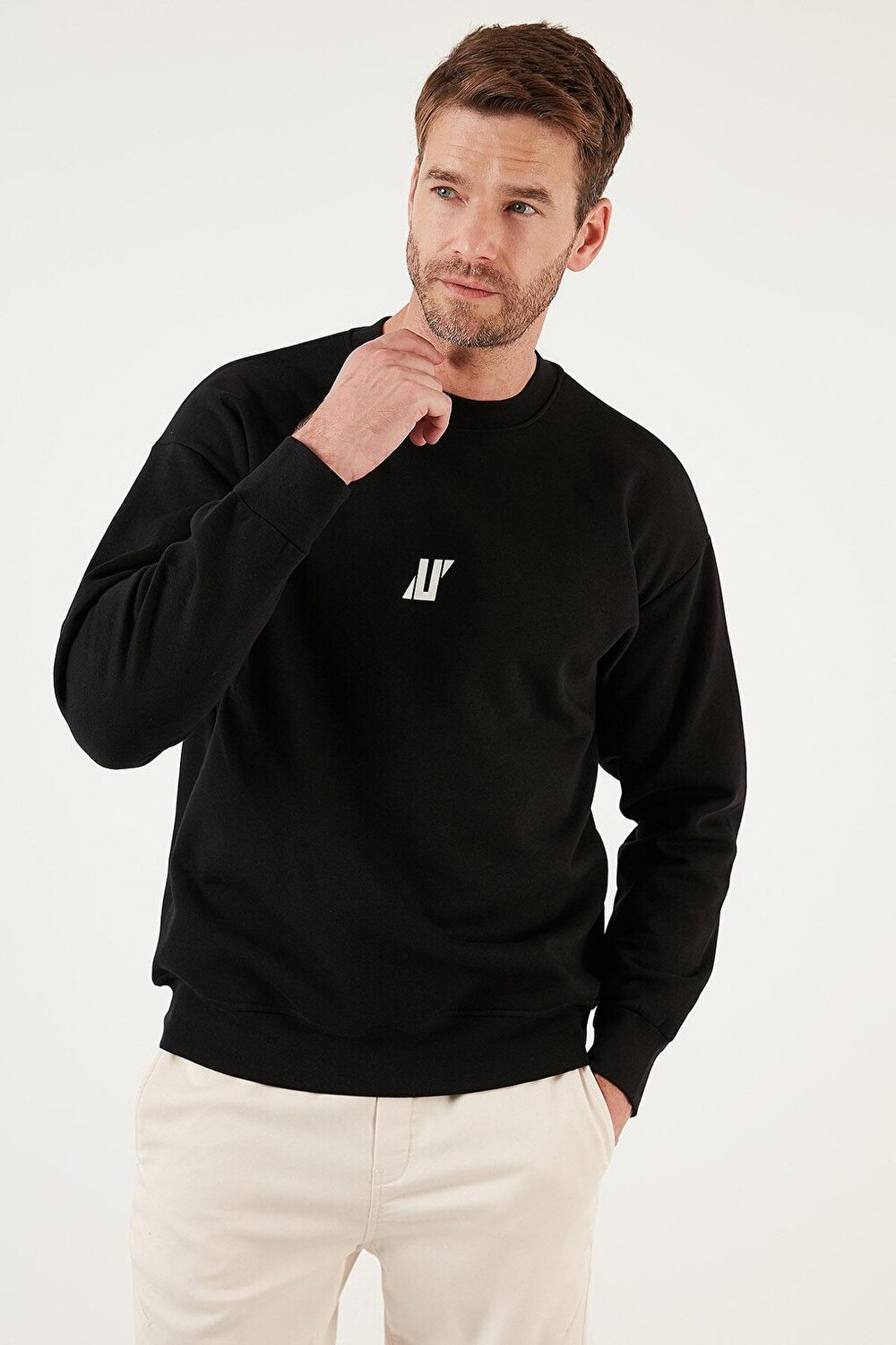 Толстовка Regular Fit с круглым вырезом из хлопка на мягкой подкладке 5905405 Buratti, черный
Толстовка Regular Fit с круглым вырезом из хлопка на мягкой подкладке 5905405 Buratti, черный