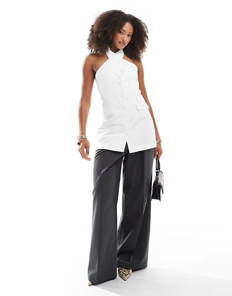 Длинный приталенный жилет Bershka с халтером белого цвета
Длинный приталенный жилет Bershka с халтером белого цвета