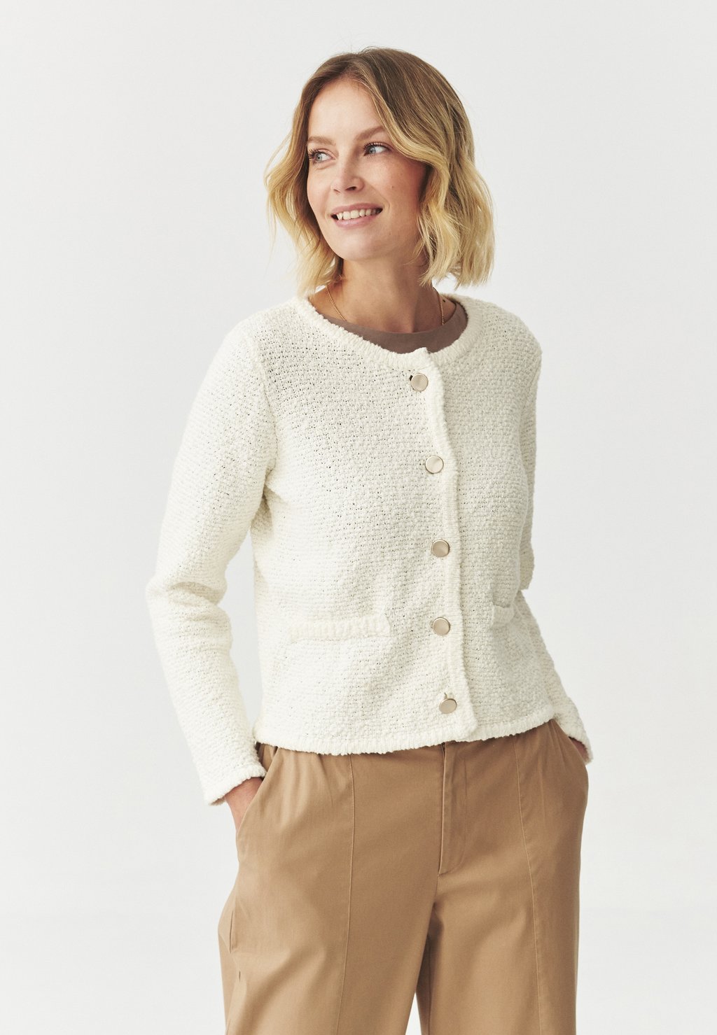 Кардиган SUZY TATUUM, кремовый
Кардиган SUZY TATUUM, кремовый