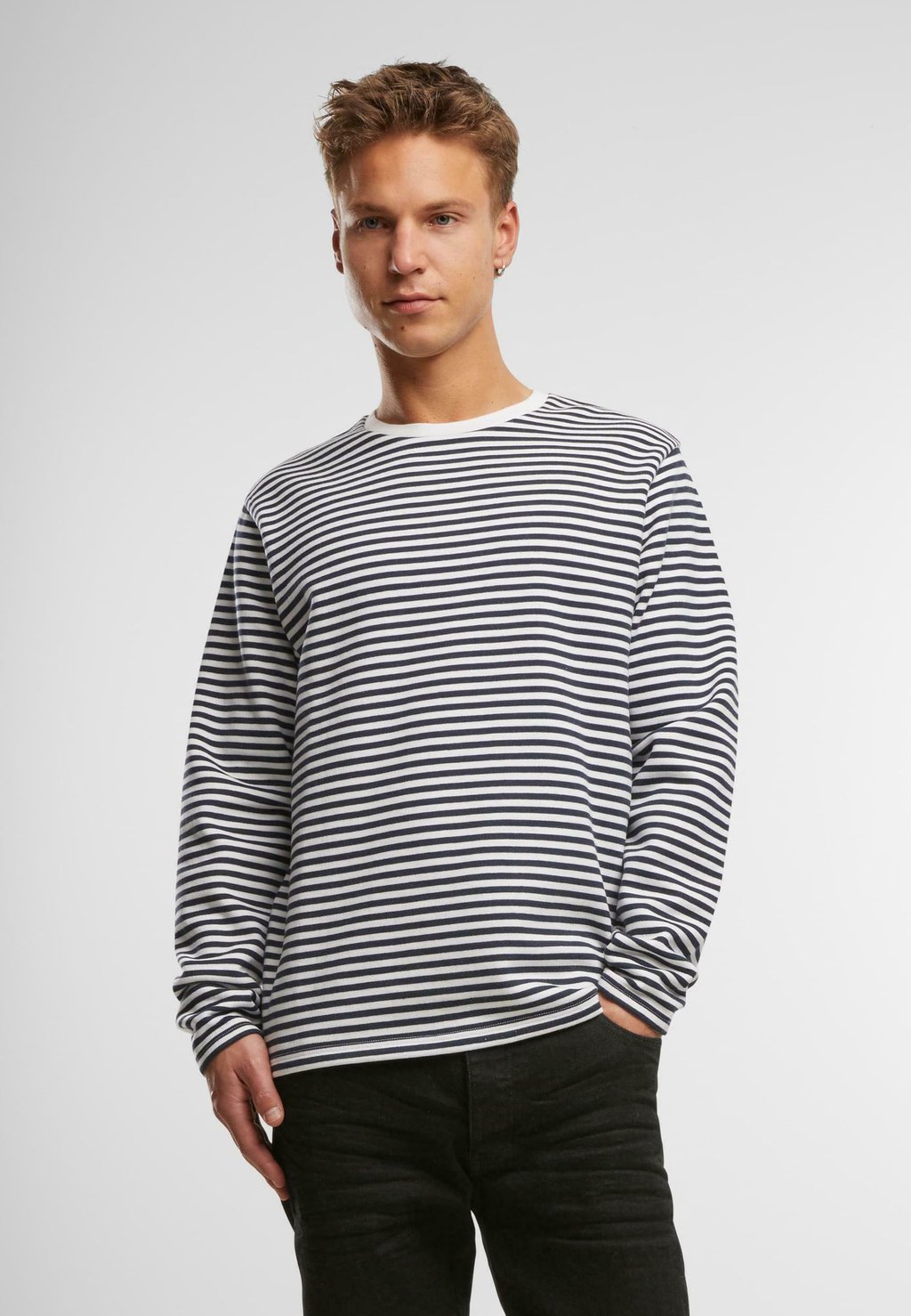 Лонгслив Brandit, темно-синий
Лонгслив Brandit, темно-синий