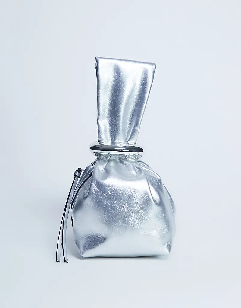 Мини-сумка Topshop Gee с фурнитурой серебристого цвета
Мини-сумка Topshop Gee с фурнитурой серебристого цвета