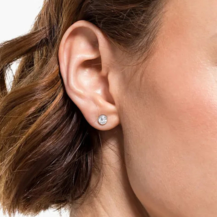 Солитер серьги-гвоздики женские Swarovski
Солитер серьги-гвоздики женские Swarovski