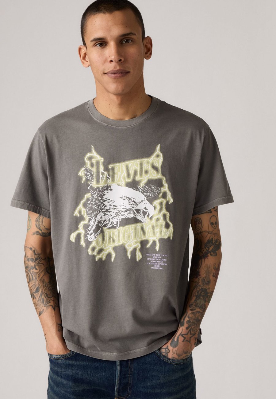 Футболка Levi's RELAXED FIT, Lightning Eagle Smoked Pearl/Grey, Белый, Футболка Levi's RELAXED FIT, Lightning Eagle Smoked Pearl/Grey
Футболка Levi's RELAXED FIT, Lightning Eagle Smoked Pearl/Grey, Белый, Футболка Levi's RELAXED FIT, Lightning Eagle Smoked Pearl/Grey