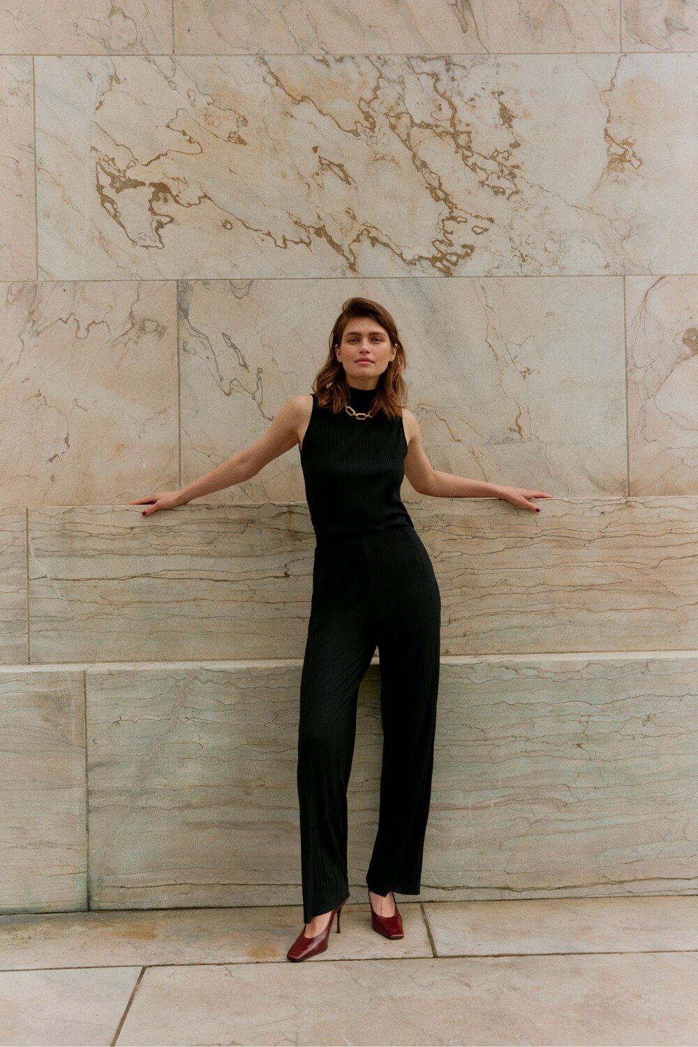 Брюки прямого покроя с плиссе Vero Moda, черный
Брюки прямого покроя с плиссе Vero Moda, черный