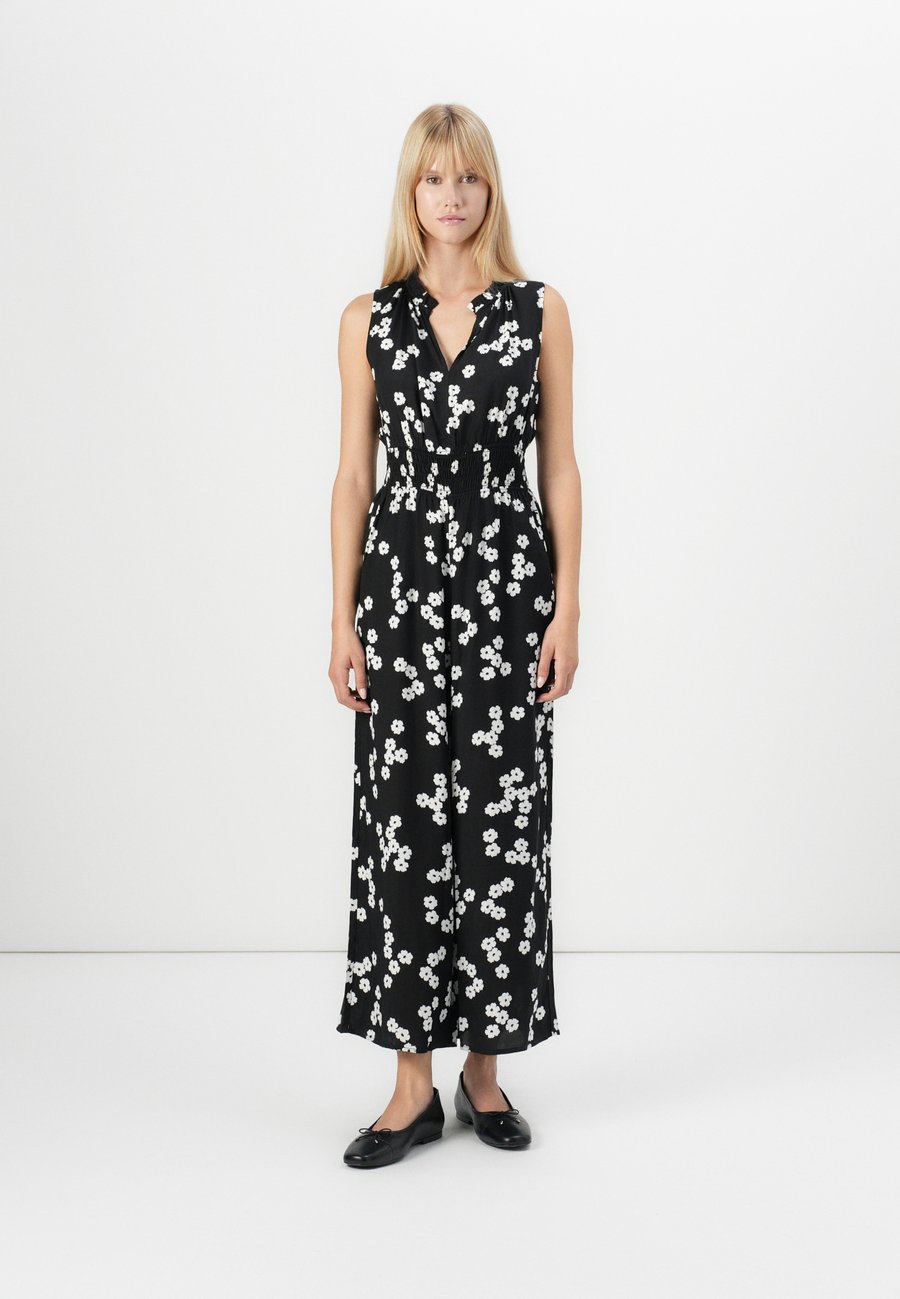 Комбинезон GAP SMOCK WAIST JUMPSUIT, White/Black/White
Комбинезон GAP SMOCK WAIST JUMPSUIT, White/Black/White