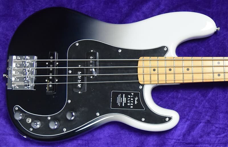 Fender Player Plus Precision, Silver Smoke / Maple Player Plus + P-Bass
Fender Player Plus Precision, Silver Smoke / Maple Player Plus + P-Bass