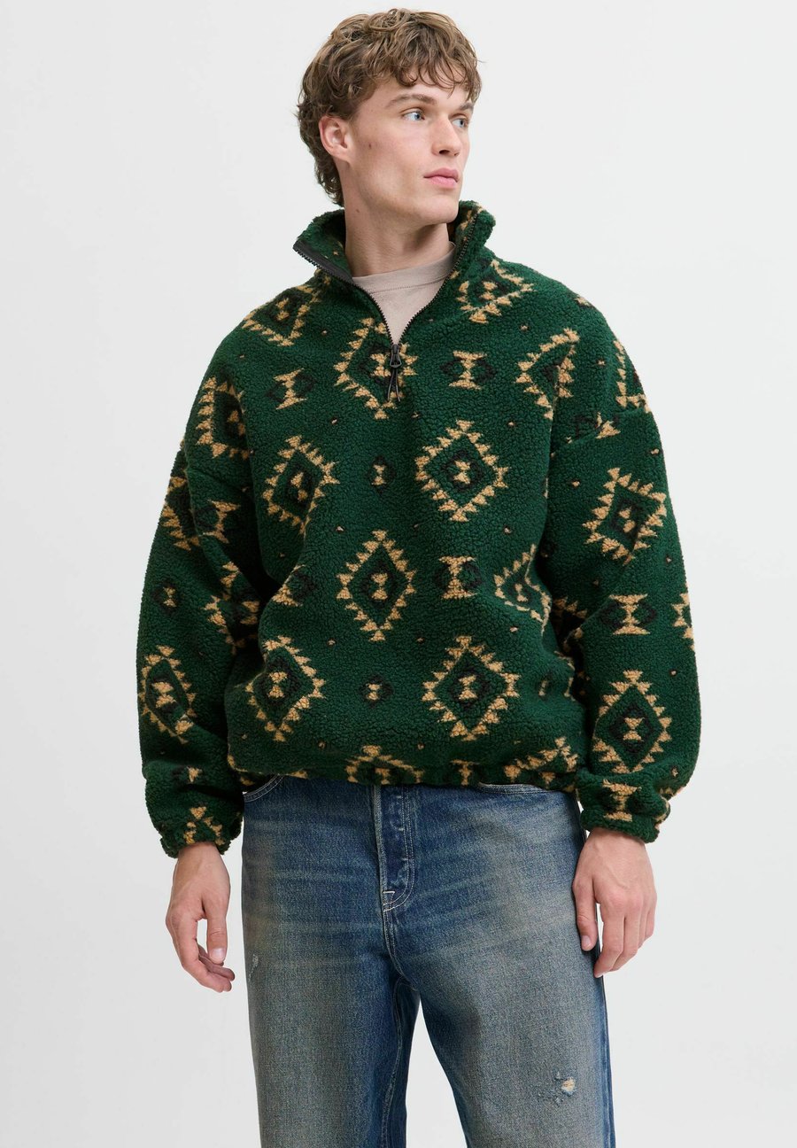 Джемпер Jack & Jones Fleece jumper, Pine Grove/Mottled Dark Green
Джемпер Jack & Jones Fleece jumper, Pine Grove/Mottled Dark Green