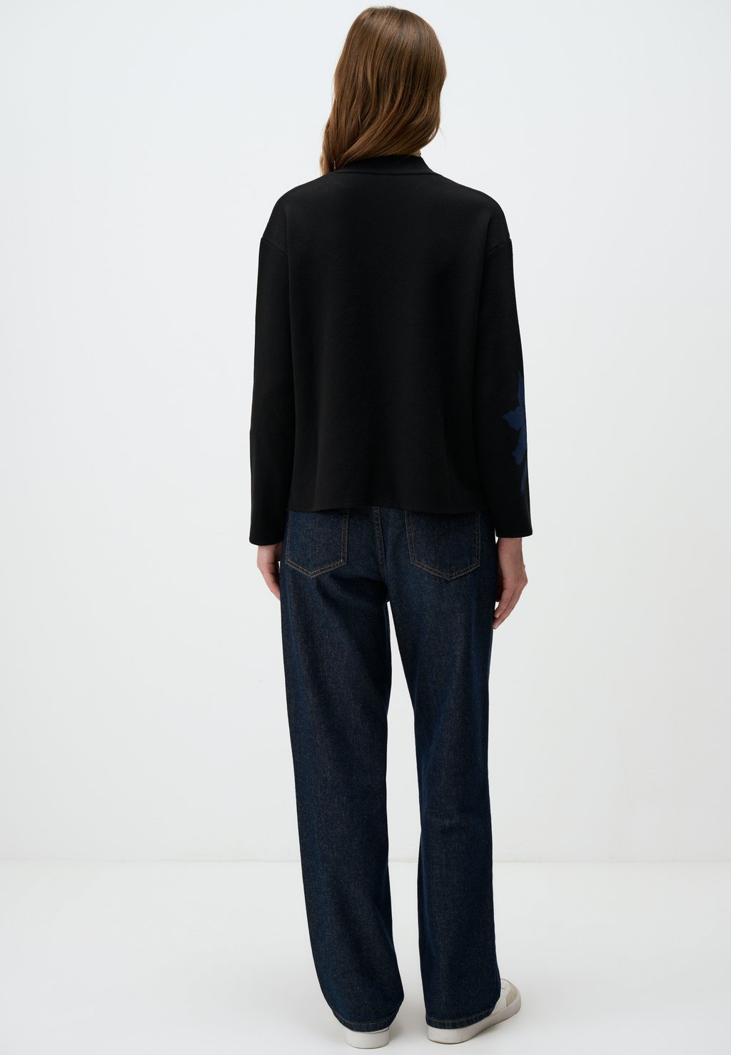 Джемпер FLORAL PATTERNED TURTLENECK Jimmy Key, черный
Джемпер FLORAL PATTERNED TURTLENECK Jimmy Key, черный