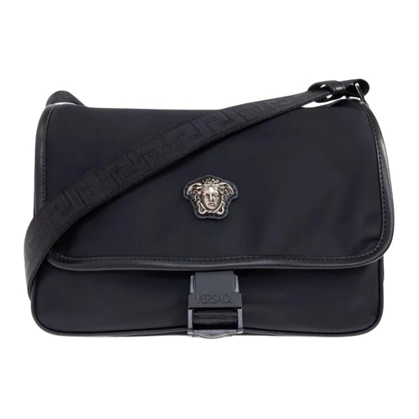 VERSACE Сумка-мессенджер с пряжкой Medusa
VERSACE Сумка-мессенджер с пряжкой Medusa