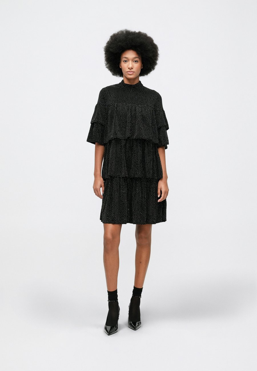 Платье Rue de Femme MELLA DRESS, Black/Black
Платье Rue de Femme MELLA DRESS, Black/Black