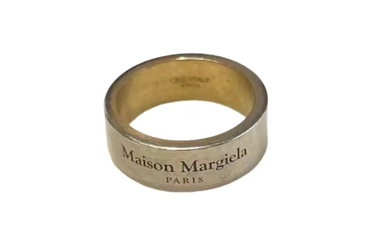 Maison Margiela Серебряное кольцо Unisex Silver
Maison Margiela Серебряное кольцо Unisex Silver