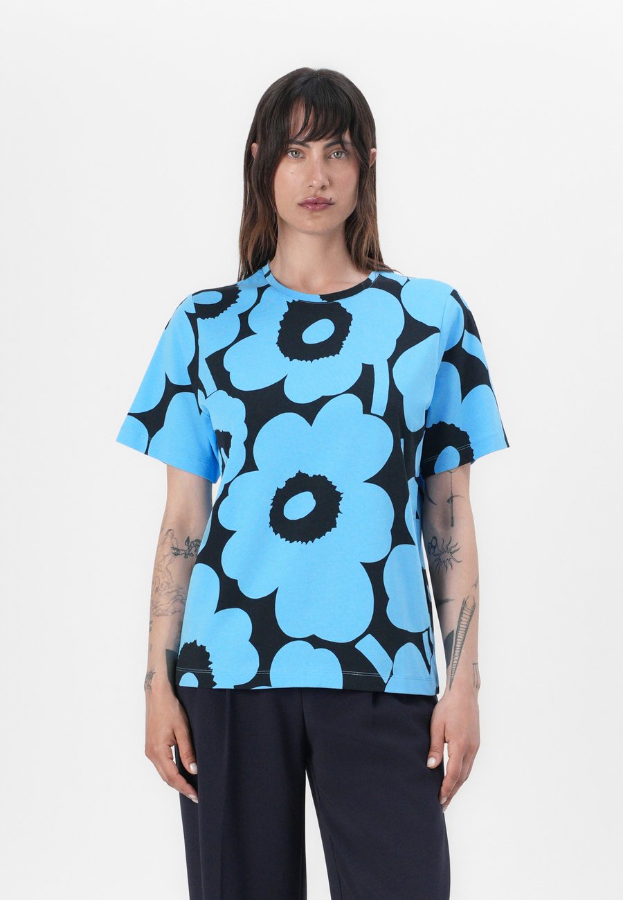 Футболка Marimekko TUNNIT , Blue/Black/Multi-Coloured
Футболка Marimekko TUNNIT , Blue/Black/Multi-Coloured