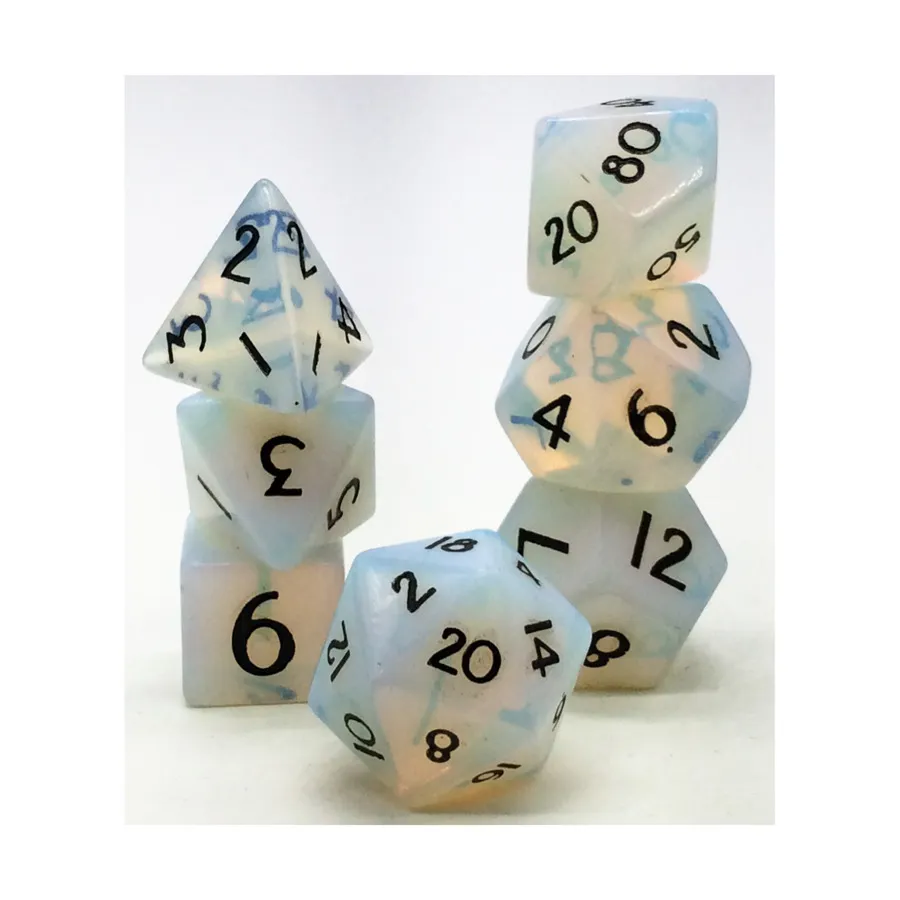 Набор Poly — опаловый с черным (7), Semi Precious Stone Dice (Level Up Dice)
Набор Poly — опаловый с черным (7), Semi Precious Stone Dice (Level Up Dice)