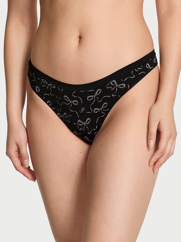 Бесшовные трусики-стринги с высоким вырезом Pink, smooth black bow print
Бесшовные трусики-стринги с высоким вырезом Pink, smooth black bow print