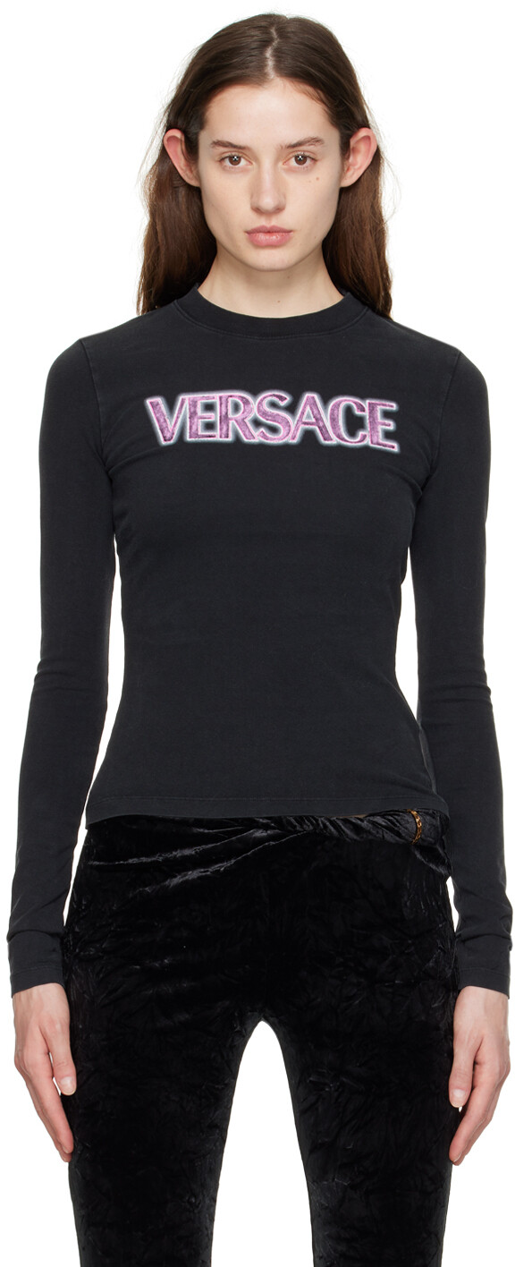Черная футболка с длинным рукавом с принтом Versace, Черный, Черная футболка с длинным рукавом с принтом Versace
Черная футболка с длинным рукавом с принтом Versace, Черный, Черная футболка с длинным рукавом с принтом Versace