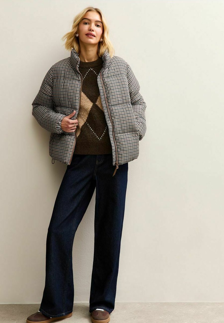 Джемпер New Look Jumper, Brown Pattern/Brown
Джемпер New Look Jumper, Brown Pattern/Brown