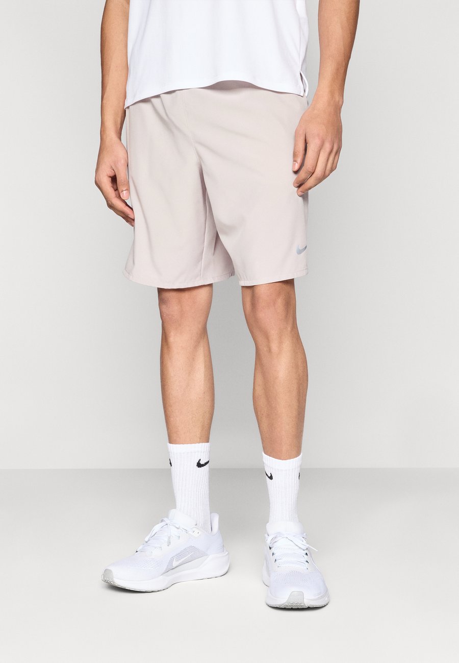 Спортивные шорты Nike Performance CHALLENGER SHORT, Moon Particle/Black/Reflective Silver-Coloured/Beige
Спортивные шорты Nike Performance CHALLENGER SHORT, Moon Particle/Black/Reflective Silver-Coloured/Beige